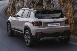 Jeep-Avenger-e-Hybrid-(6)