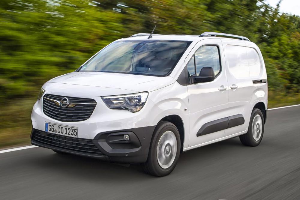 https://autogreeknews.gr/wp-content/uploads/2023/11/Opel-Combo-cargo.jpeg