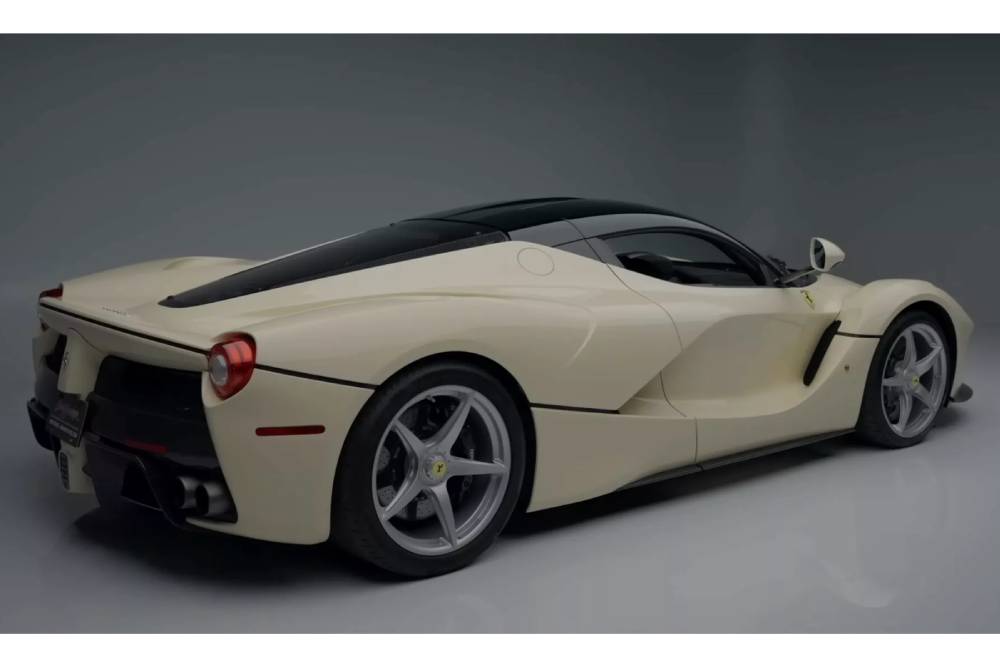https://autogreeknews.gr/wp-content/uploads/2023/11/Sammy-Hagar-LaFerrari-1110-10.jpg
