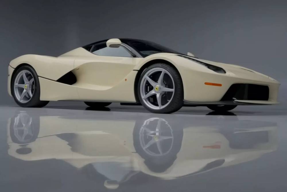 https://autogreeknews.gr/wp-content/uploads/2023/11/Sammy-Hagar-LaFerrari-1110-6.jpg
