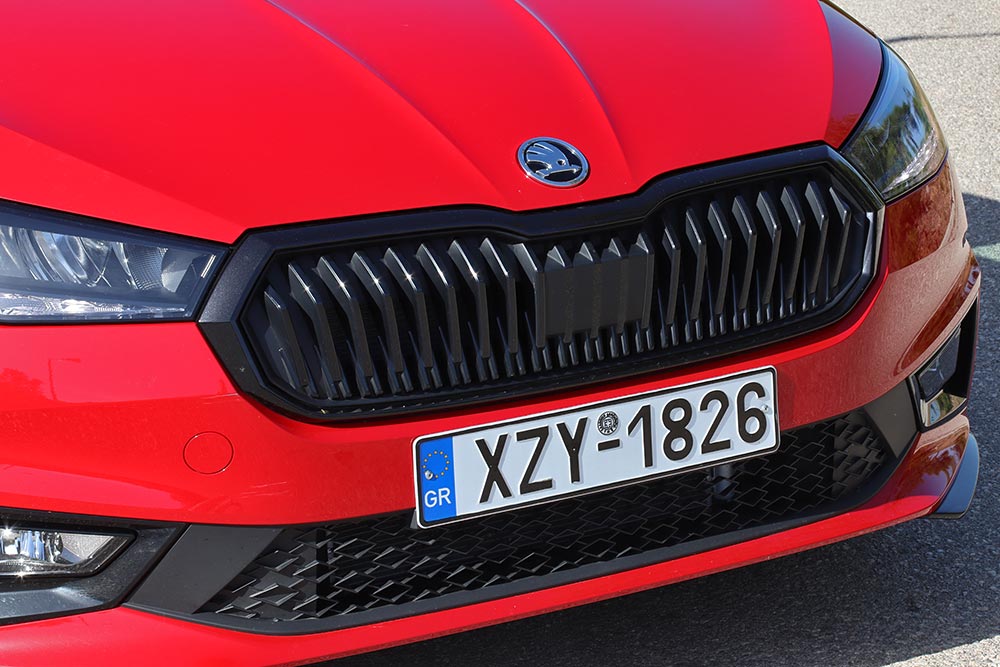 https://autogreeknews.gr/wp-content/uploads/2023/11/Skoda-Fabia-1.5-TSI-Monte-Carlo-10.jpg