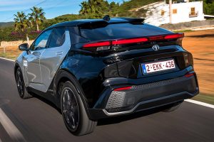 Toyota-C-HR-2023-b
