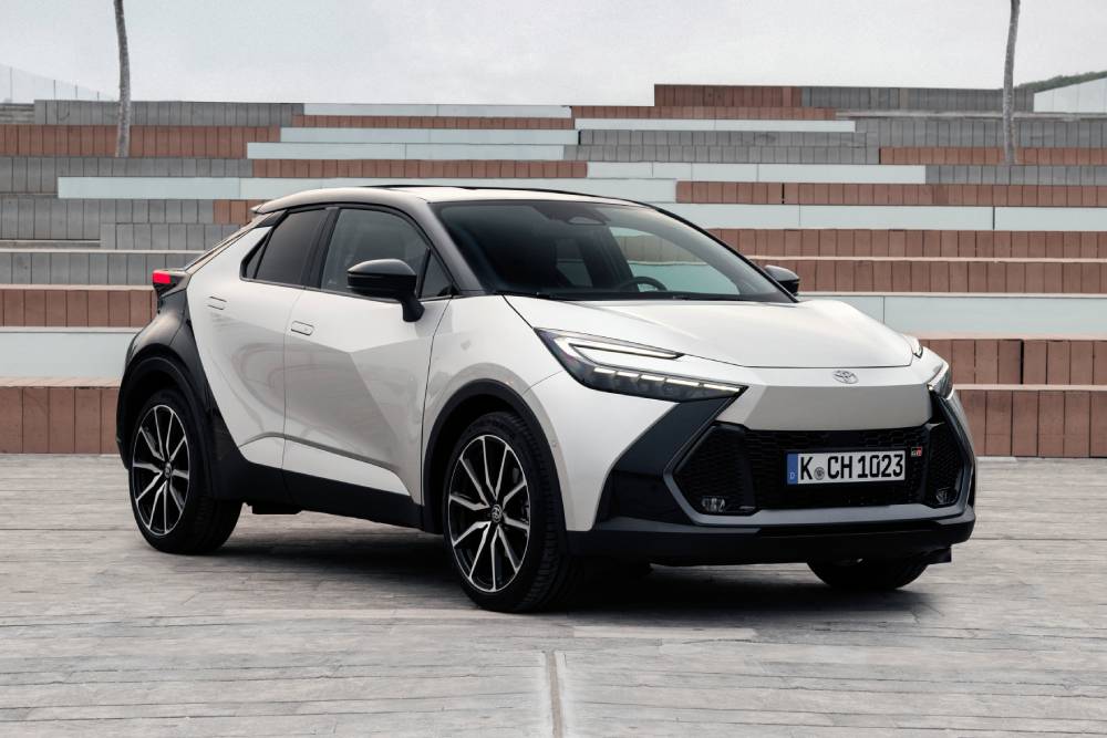 https://autogreeknews.gr/wp-content/uploads/2023/11/Toyota_C-HR-376.jpg