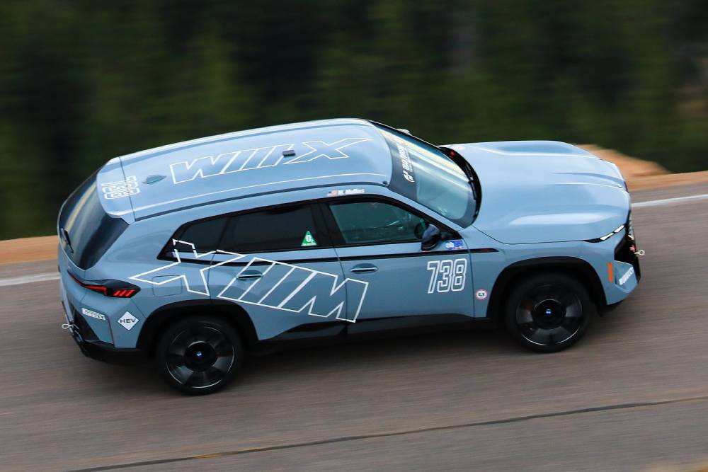 https://autogreeknews.gr/wp-content/uploads/2023/11/bmw-xm-red-label-pikes-peak-record-5.jpg