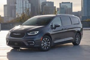 2021 Chrysler Pacifica Hybrid Pinnacle, show in Granite Crystal exterior color option.