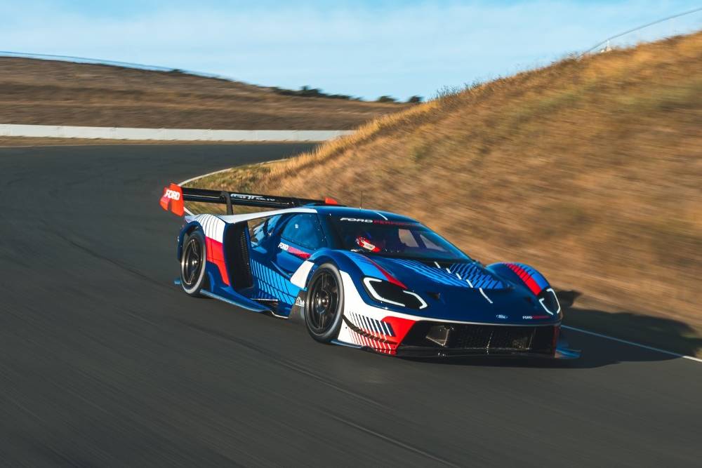 https://autogreeknews.gr/wp-content/uploads/2023/11/ford-gt-mk-iv-track-debut.jpg