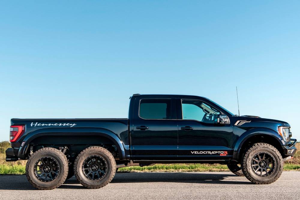 https://autogreeknews.gr/wp-content/uploads/2023/11/hennessey-velociraptor-6x6-2.jpg