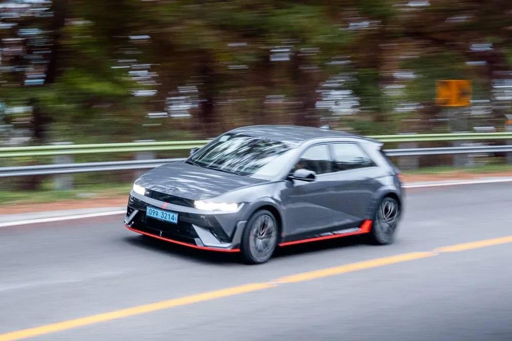 https://autogreeknews.gr/wp-content/uploads/2023/11/hyundai-ioniq-5-n-rev-limit.jpg