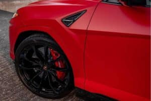 lamborghini-urus-dresses-up-as-little-red-riding-h (1)