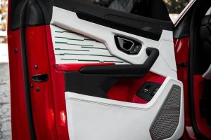 lamborghini-urus-dresses-up-as-little-red-riding-h (10)
