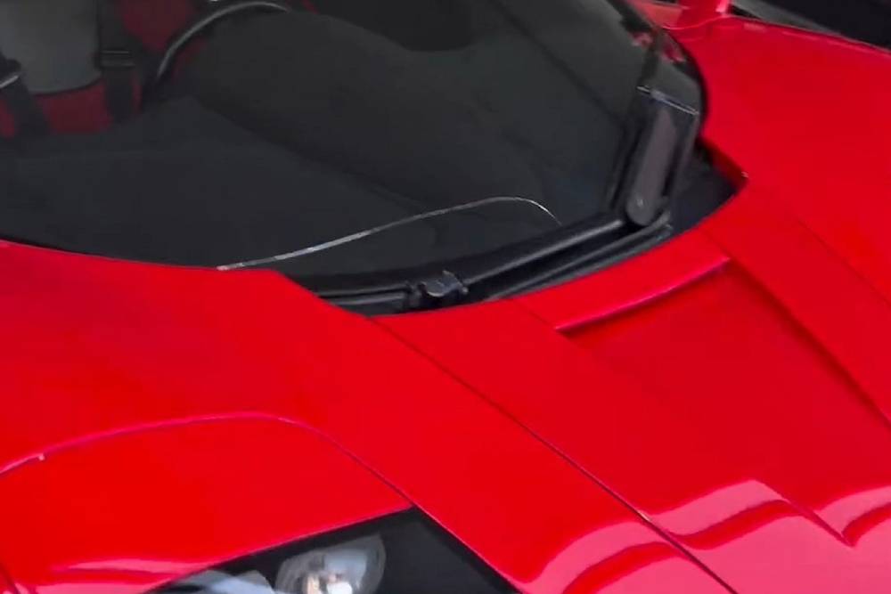 https://autogreeknews.gr/wp-content/uploads/2023/11/mclaren-f1-cracked-windshield-2.jpg