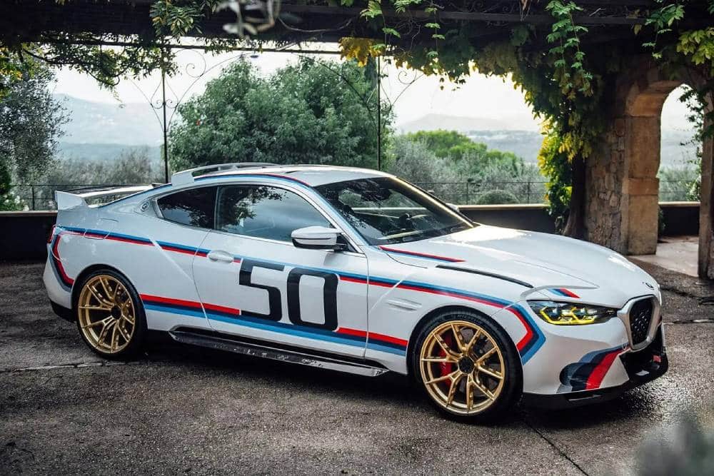 https://autogreeknews.gr/wp-content/uploads/2023/11/new-bmw-3.0-csl-auction-1.jpg