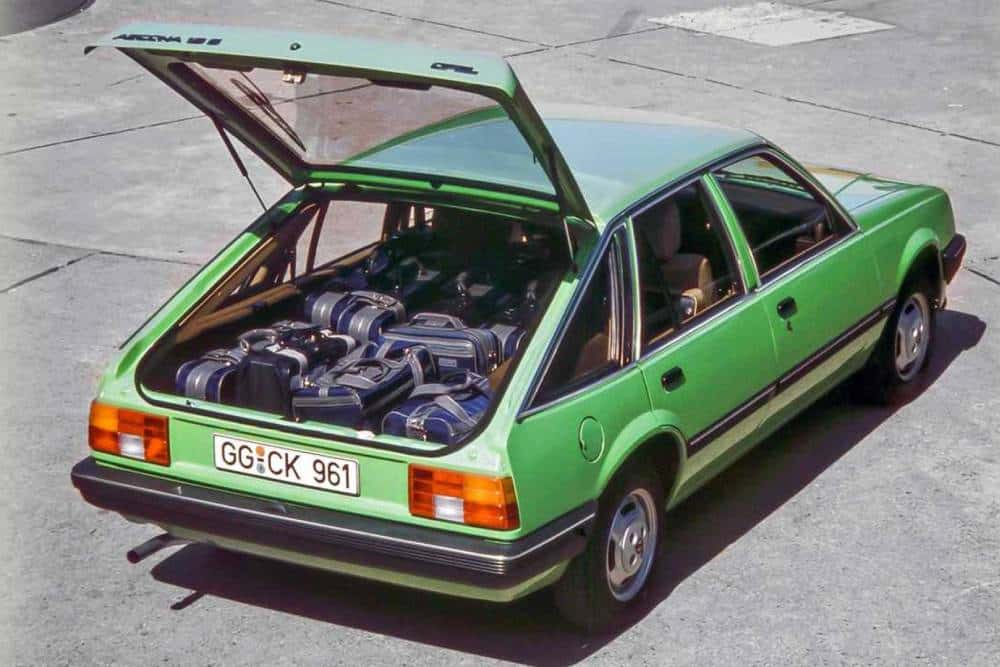https://autogreeknews.gr/wp-content/uploads/2023/11/opel-ascona-c.jpg