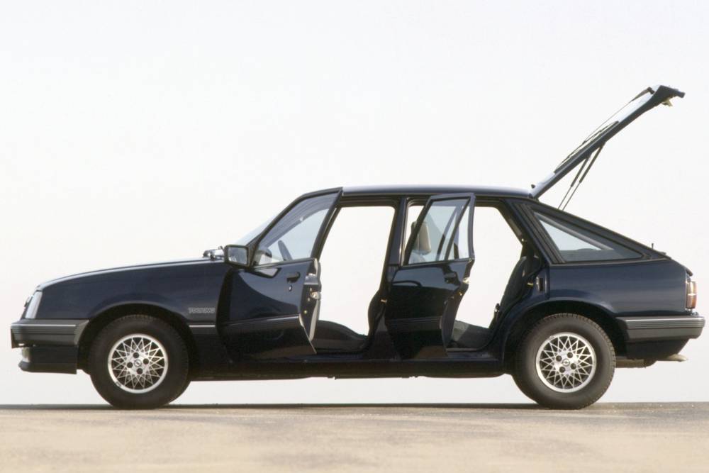 https://autogreeknews.gr/wp-content/uploads/2023/11/opel_ascona_cc_3.jpg