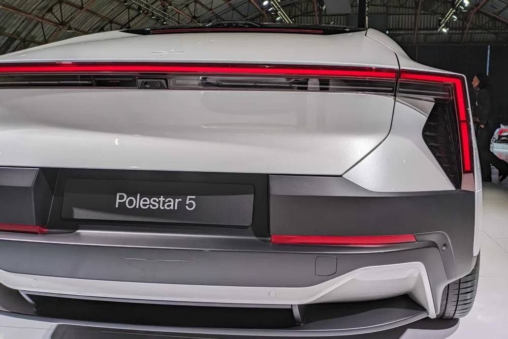 https://autogreeknews.gr/wp-content/uploads/2023/11/polestar-5-05.jpg
