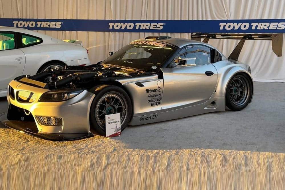https://autogreeknews.gr/wp-content/uploads/2023/11/road-legal-bmw-z4-gt3-mercedes-v12-13.jpg