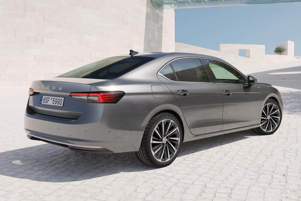 https://autogreeknews.gr/wp-content/uploads/2023/11/skoda_superb_2023-16.jpg