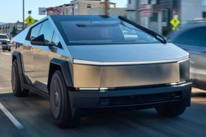 tesla-cybertruck-shows-off-unique-cyberui-while-ke (5)