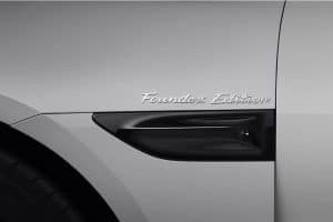 the-not-an-suv-su7-is-xiaomi-s-first-car-ever-does (4)