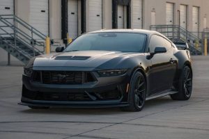 this-2024-ford-mustang-dark-horse-6-speed-has-bare