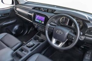 toyota-hilux-revo-bev6