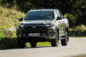 toyota_hilux_invincible_double_cab_342