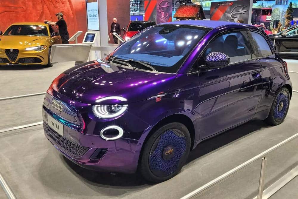 https://autogreeknews.gr/wp-content/uploads/2023/12/2023-NY-Auto-Show-Misc-101.jpg