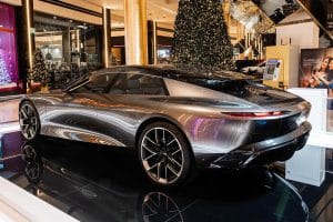 Audi-grandsphere-golden-hall-(2)