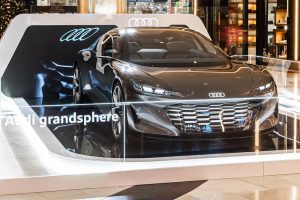 Audi-grandsphere-golden-hall