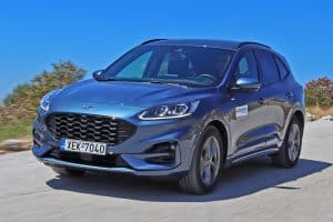 Ford-Kuga-PHEV-kinisi