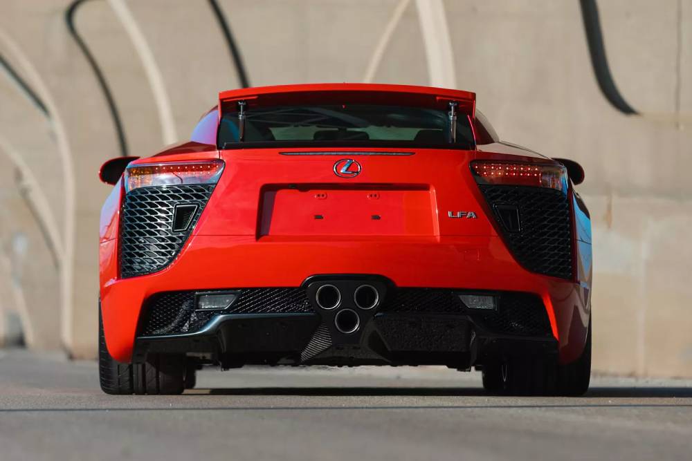 https://autogreeknews.gr/wp-content/uploads/2023/12/Lexus-LFA-Mecum-5.jpg