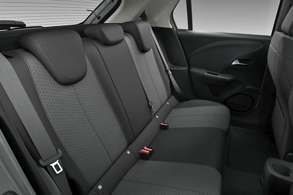 https://autogreeknews.gr/wp-content/uploads/2023/12/Opel-Corsa-2023-rear-seat.jpg