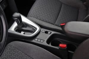 Toyota-Yaris-Cross-konsola