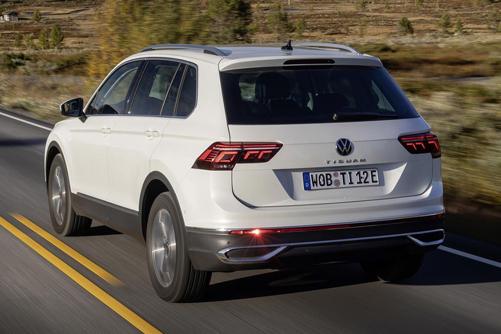 https://autogreeknews.gr/wp-content/uploads/2023/12/VW-Tiguan-rear-2021.jpg