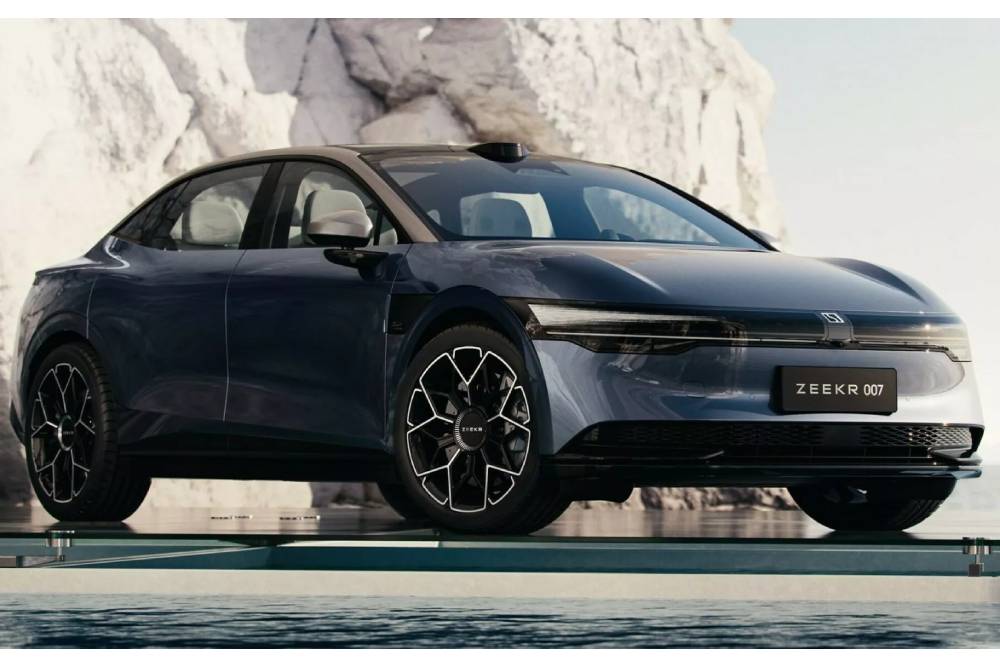 https://autogreeknews.gr/wp-content/uploads/2023/12/Zeekr-007-1s-1-2048x1152-1.jpg
