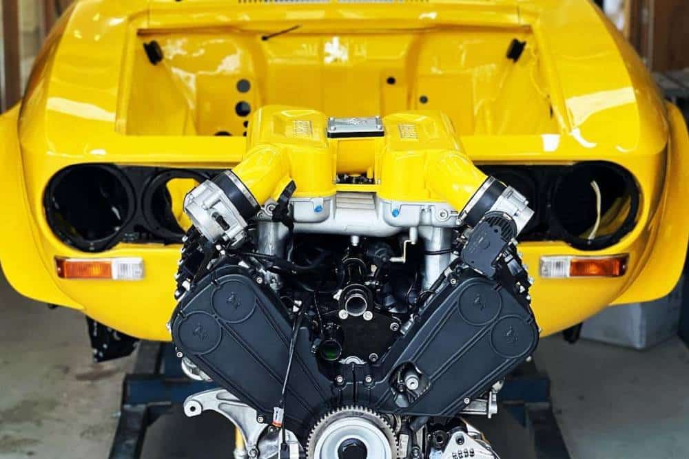 https://autogreeknews.gr/wp-content/uploads/2023/12/alfa-romeo-with-ferrari-engine-02.jpg