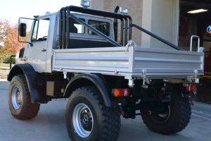 arnold-schwarzenegger-mercedes-unimog-auction (2)