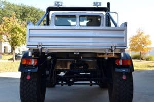 arnold-schwarzenegger-mercedes-unimog-auction (3)