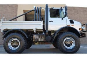 arnold-schwarzenegger-mercedes-unimog-auction (4)