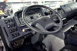 arnold-schwarzenegger-mercedes-unimog-auction (8)