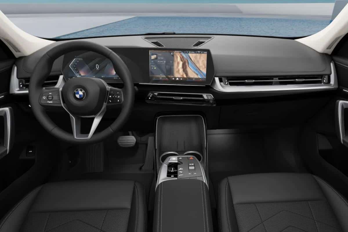 https://autogreeknews.gr/wp-content/uploads/2023/12/bmw-x1-sDrive20i-tablo.jpg