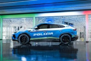 la-lamborghini-urus-performante-della-polizia-di-s (2)