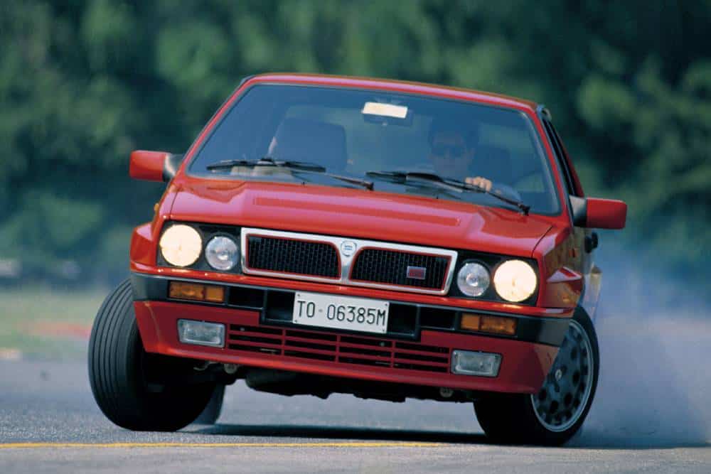https://autogreeknews.gr/wp-content/uploads/2023/12/lancia_delta_hf_integrale_16v_84.jpg