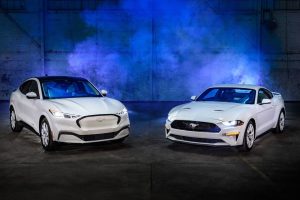 mustang mach e vs mustang gt