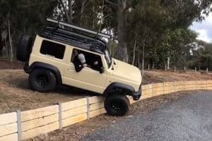 suzuki jimny off road hurdle