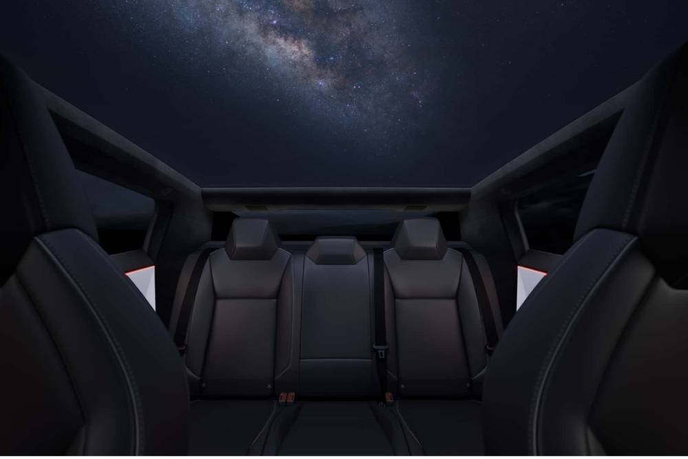 https://autogreeknews.gr/wp-content/uploads/2023/12/tesla-cybertruck-interior-2.jpg