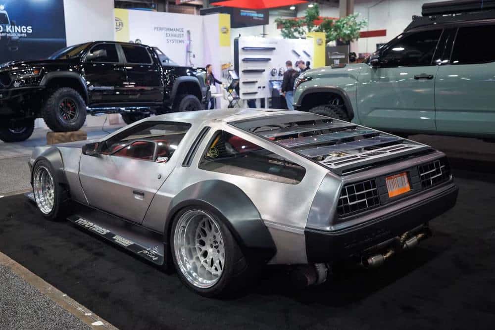 https://autogreeknews.gr/wp-content/uploads/2023/12/twinturbo-v8-delorean-12.jpg