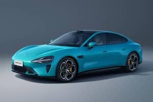 xiaomi-drops-the-su7-bomb-targets-500-miles-of-ran (1)