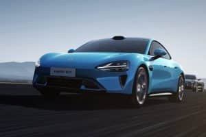 xiaomi-drops-the-su7-bomb-targets-500-miles-of-ran