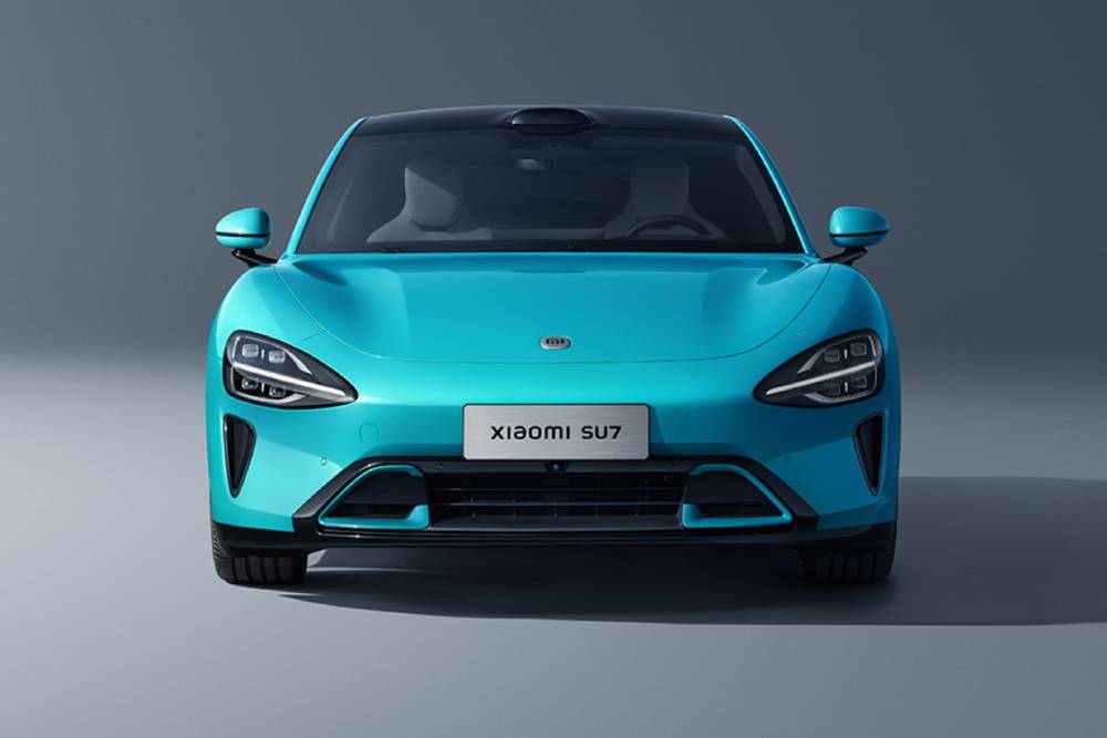 https://autogreeknews.gr/wp-content/uploads/2023/12/xiaomi-drops-the-su7-bomb-targets-500-miles-of-ran-4.jpg
